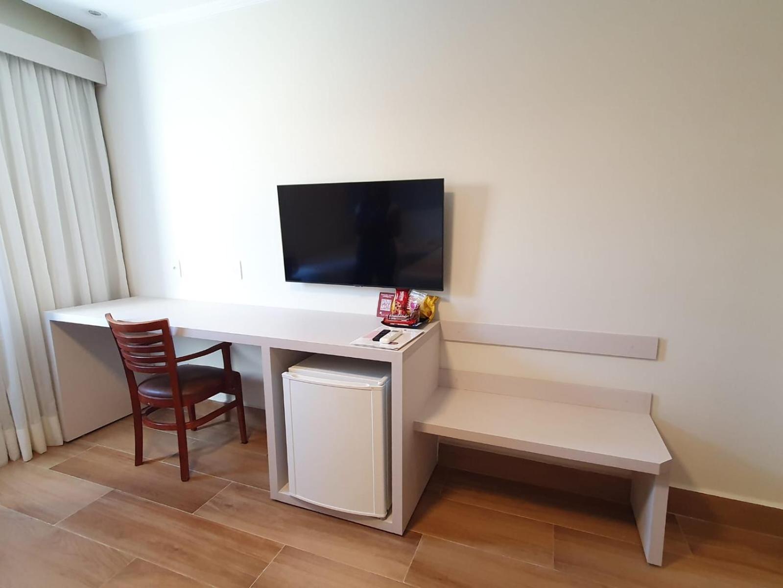 Vinhedo Plaza Hotel Kültér fotó